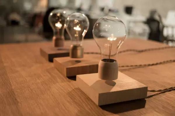 肇慶造磁懸浮LED燈泡登上了美國《時代(dai)週刊》